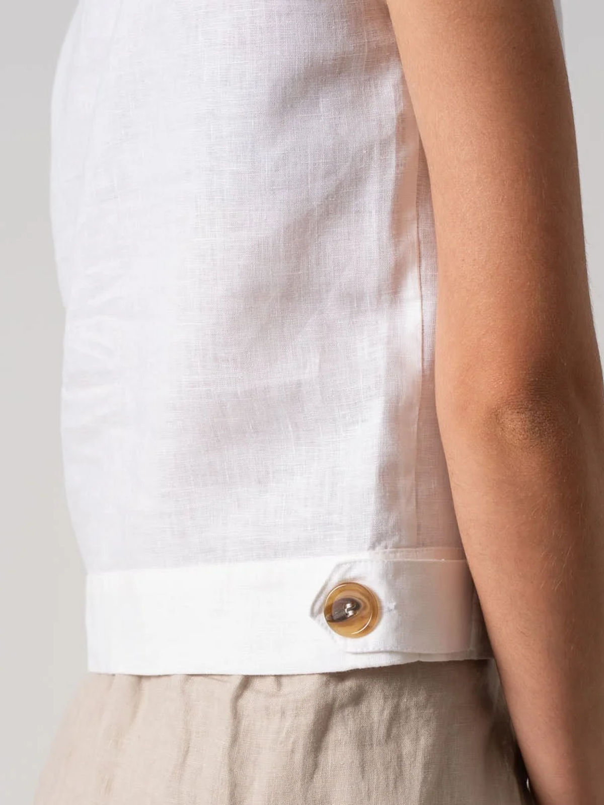 Linen V-neck Plain Sleeveless Tank Top Linen V-neck Plain Sleeveless Tank Top