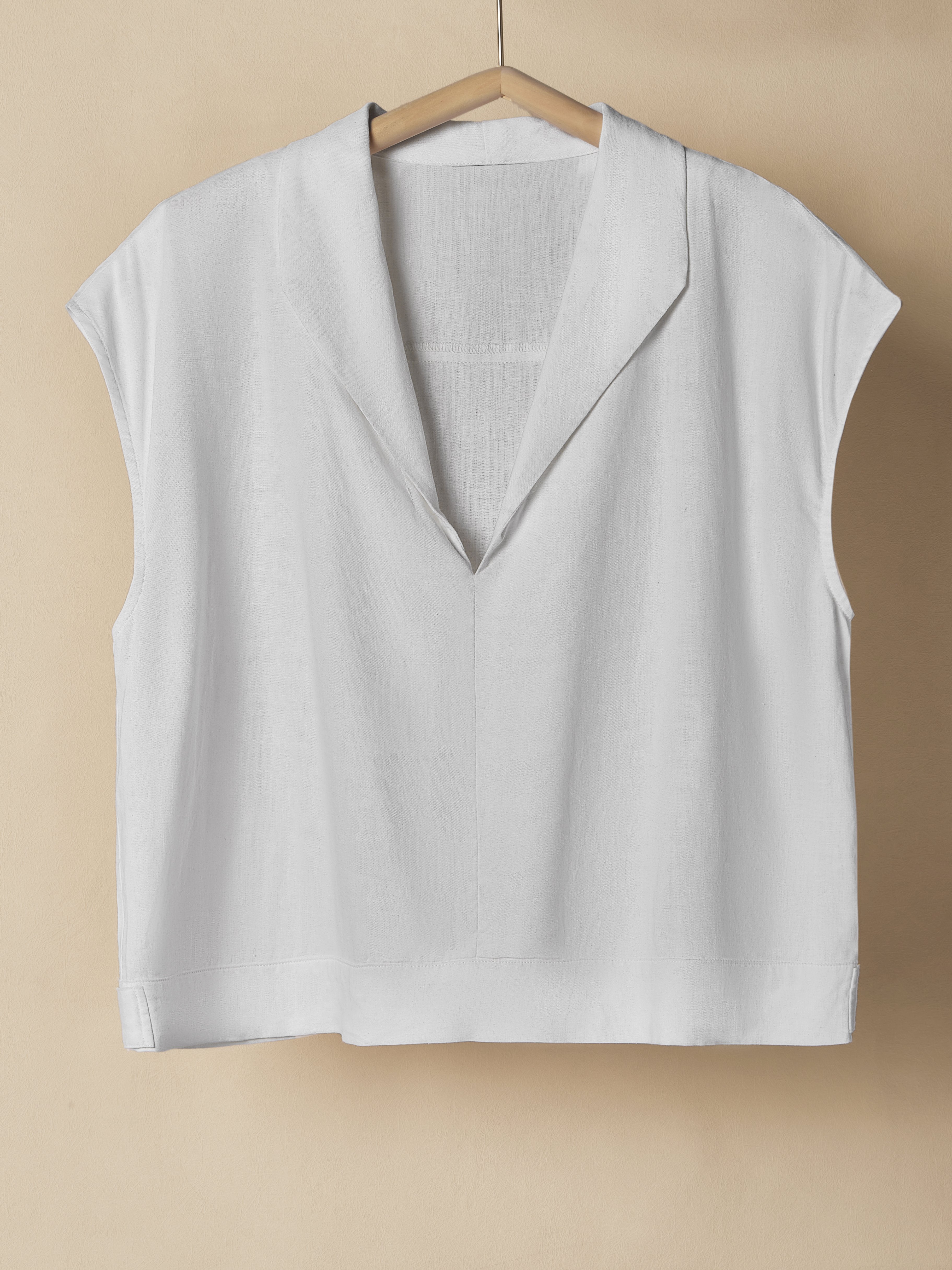 Linen V-neck Plain Sleeveless Tank Top Linen V-neck Plain Sleeveless Tank Top